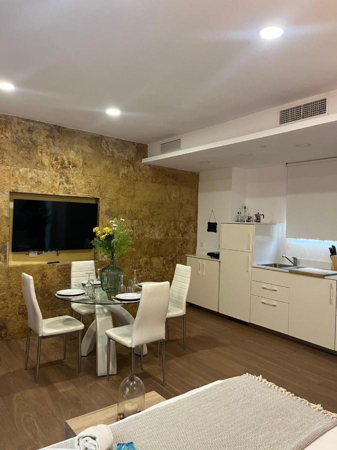 Deluxe Artemisa Apartament *